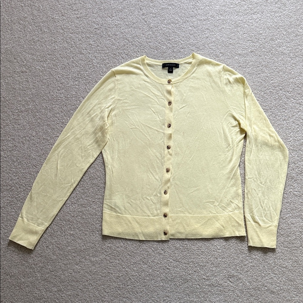 Ann Taylor Ann Cardigan – Soft Yellow, Round Neck, Size M